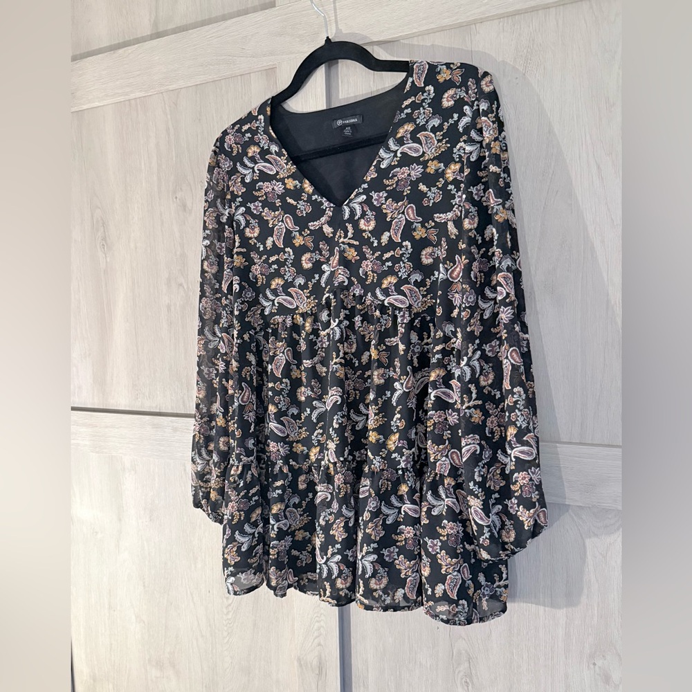 Versona Black Floral Blouse